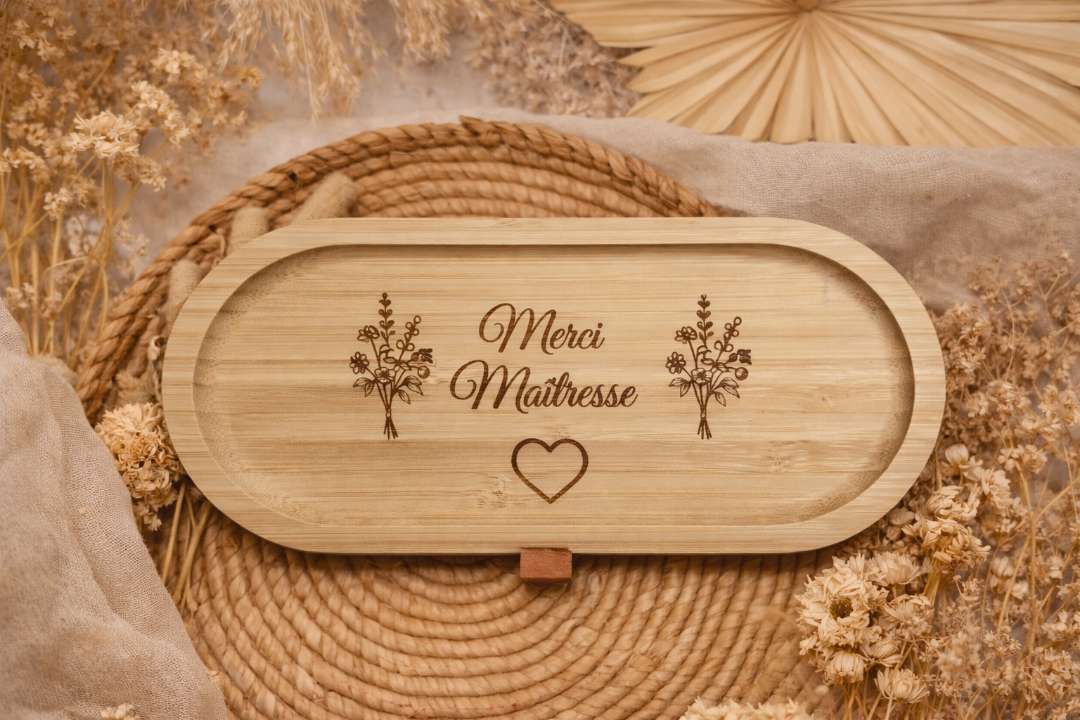 Plateau Décoratif en Bambou Personnalisable