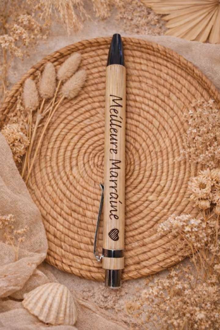 Stylo en bambou personnalisé